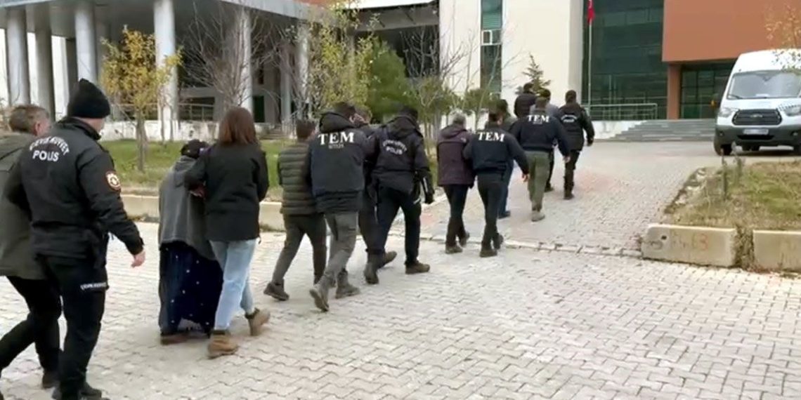 Bitlis merkezli 9 vilayette terör operasyonu: 46 tutuklama