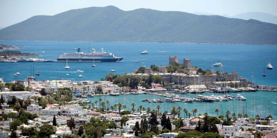 Bodrum’da yılbaşı hareketliliği başladı | Gecelik fiyatlar 1000 liradan başlıyor