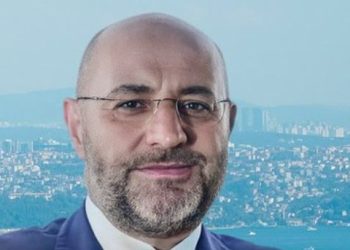 Buğra Gökce kimdir? İşte İzmir BB Belediye Lider Adayı Buğra Gökce’nin biyografisi