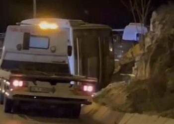 Bursa’da iki servis minibüsü çarpıştı: 7 kişi yaralandı