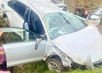 Bursa’da tır çarpan arabadaki evli çift yaralandı