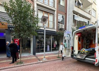 Çatıdan düşen emekçi öldü