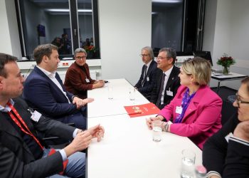 CHP Genel Lideri Özgür Özel, Almanya’da SPD’nin kongresine katıldı