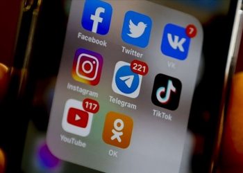 Çocuklarda ziyanlı alışkanlıklar toplumsal medyayla bağlantılı olabilir