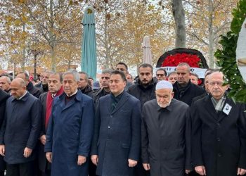 Deva Partisi başkanı Babacan’ın annesi son seyahatine uğurlandı
