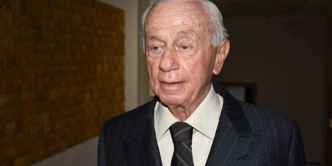 Devlet sanatkarı Prof. Dr. Nevzat Atlığ hayatını kaybetti