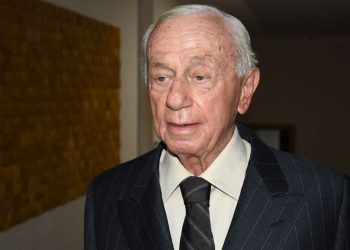 Devlet sanatkarı Prof. Dr. Nevzat Atlığ hayatını kaybetti