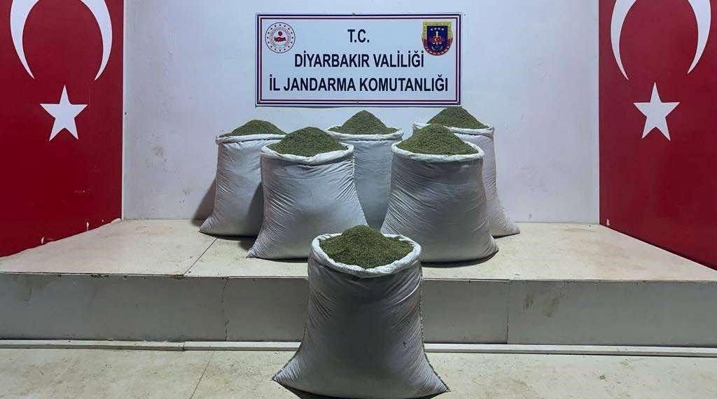 Diyarbakır’da 229 kilogram toz esrar ele geçirildi