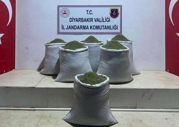 Diyarbakır’da 229 kilogram toz esrar ele geçirildi