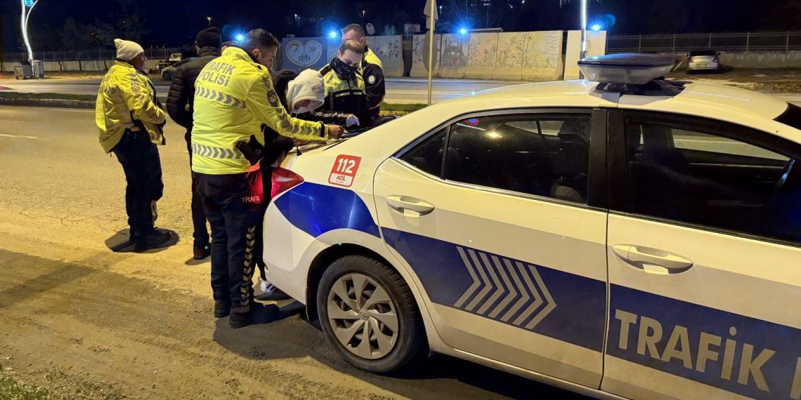 “Dur” ihtarına uymayan alkollü şoföre 18 bin 220 lira para cezası