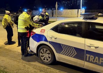 “Dur” ihtarına uymayan alkollü şoföre 18 bin 220 lira para cezası