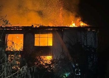 Düzce’de iki katlı meskende yangın