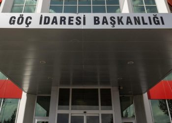 “Düzensiz göçmenlerin hür bırakıldığı” argümanına yalanlama