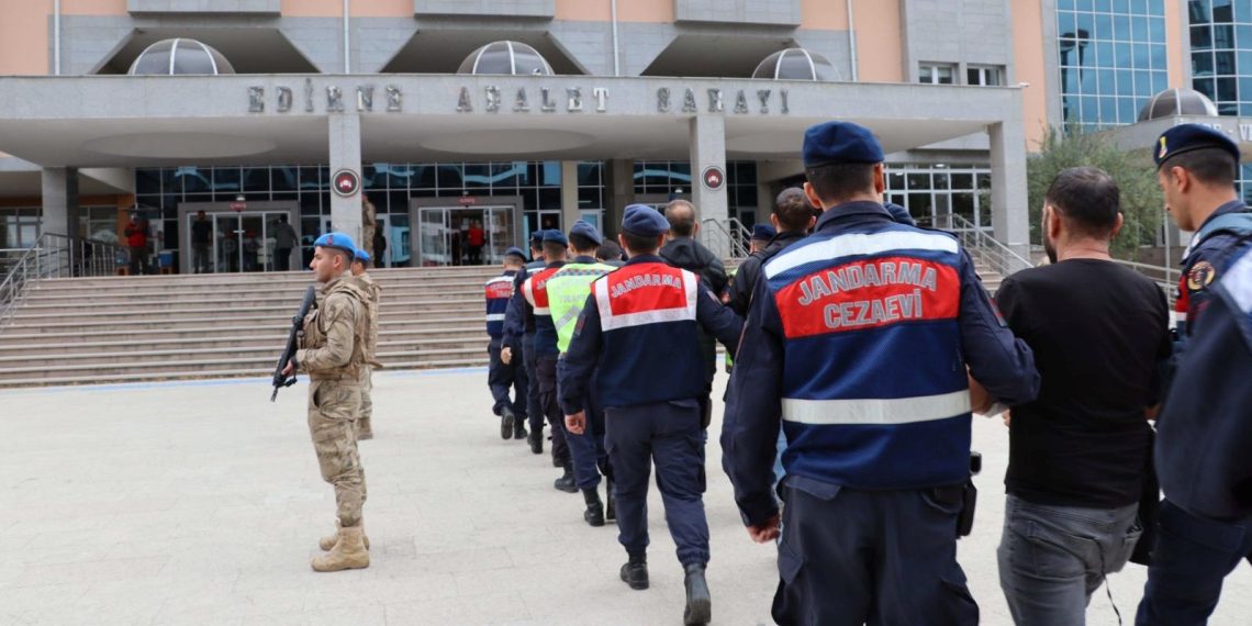 Edirne’de 261 kaçak göçmen yakalandı