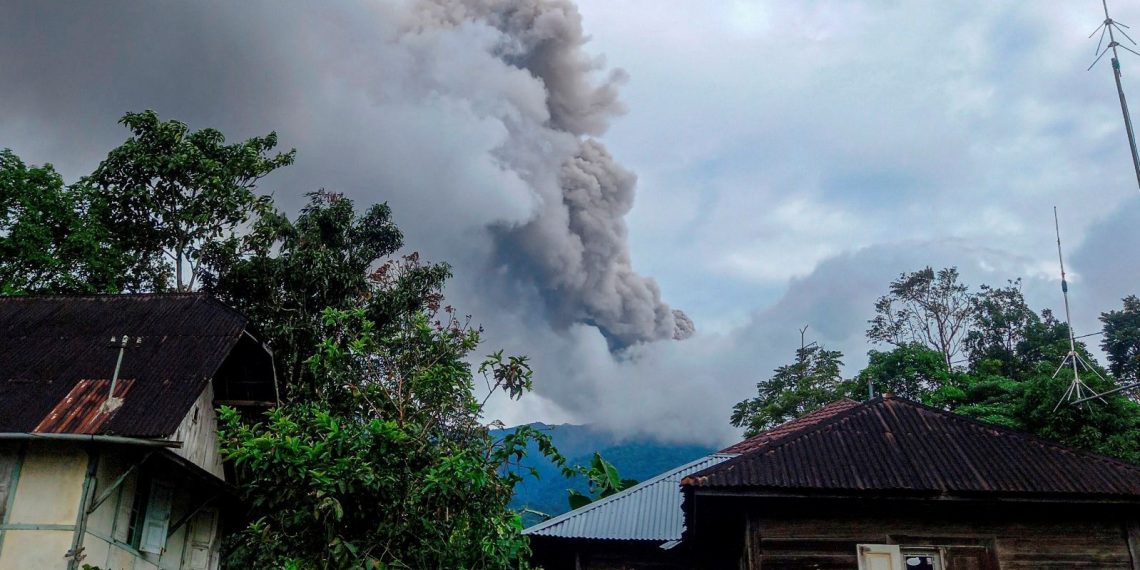 Endonezya’da Marapi Yanardağı’ndaki patlamalarda ölenlerin sayısı 22’ye yükseldi