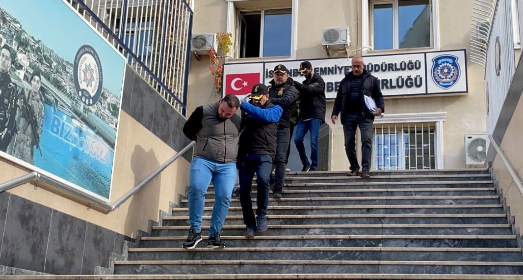 Esenyurt’ta monopol bayiisindeki silahlı hücum : 3 kuşkulu yakalandı