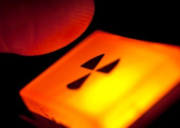 Eski Alman bakandan nükleer silah daveti