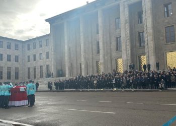Eski Bakan Yürür için TBMM’de cenaze merasimi