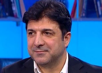 Eski futbolcu Oktay Derelioğlu ve eşine trafikte hücum