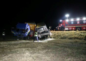 Eskişehir’de feci kaza | TIR’la kamyonet çarpıştı: 2 meyyit, 2 yaralı