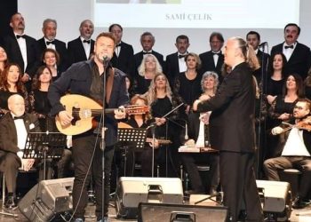 Eskişehir’de Türk Sanat Müziği Korosu Hüsnü Üstün Besteleri konseri ağır ilgi gördü