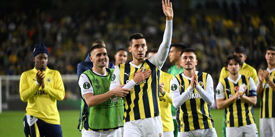 Fenerbahçe ve tribünlerden Umut Nayir’e takviye