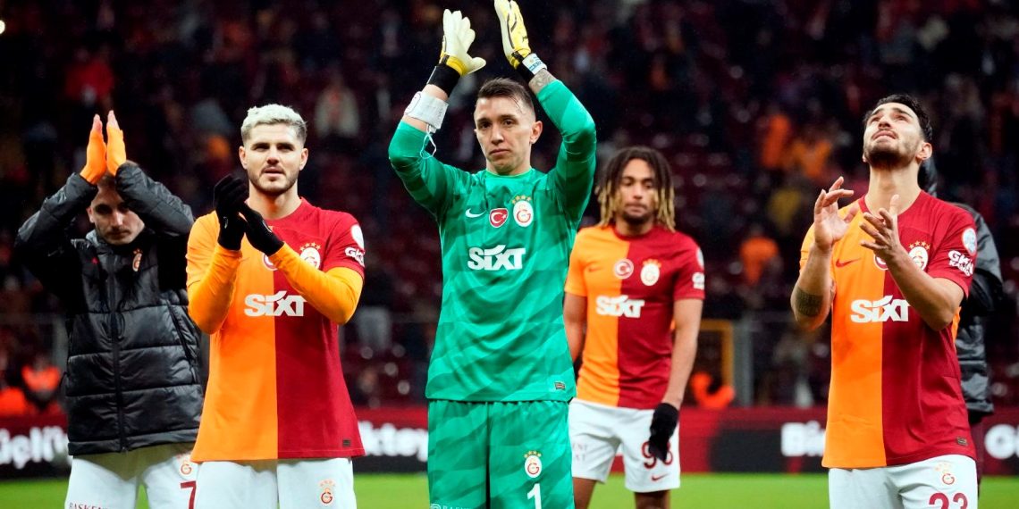 Fernando Muslera cezalı duruma düştü