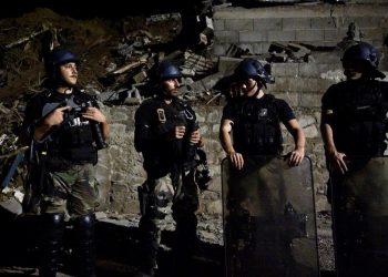 Fransa’nın denizaşırı toprağı Mayotte Adası’nda şiddet olayları tırmandı