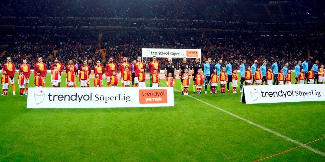Galatasaray – Adana Demirspor maçını statta 45 bin 560 taraftar izledi