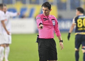 Halil Umut Meler hakemliği bıraktı mı?