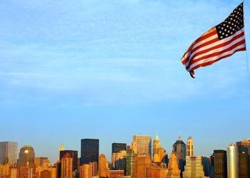 Her beş Amerikan’dan biri Holokost’un “mit” olduğuna inanıyor