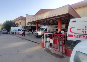 Husumetli ailelerin hengamesi cinayetle bitti: 1 meyyit, 1 ağır yaralı