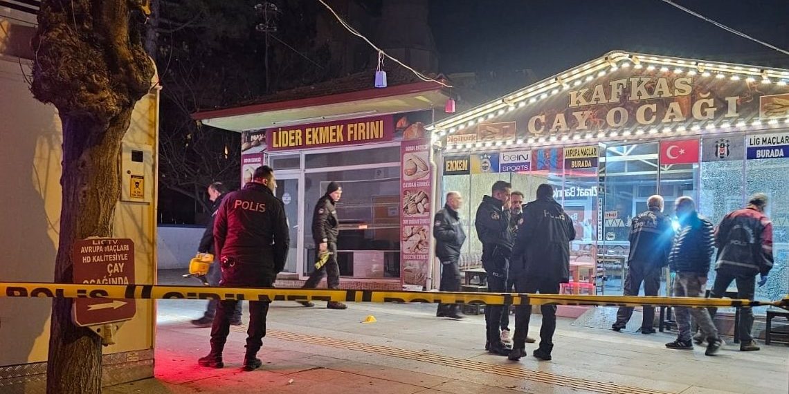 Husumetlilerini vurdu, toplumsal medyada canlı yayın açtı