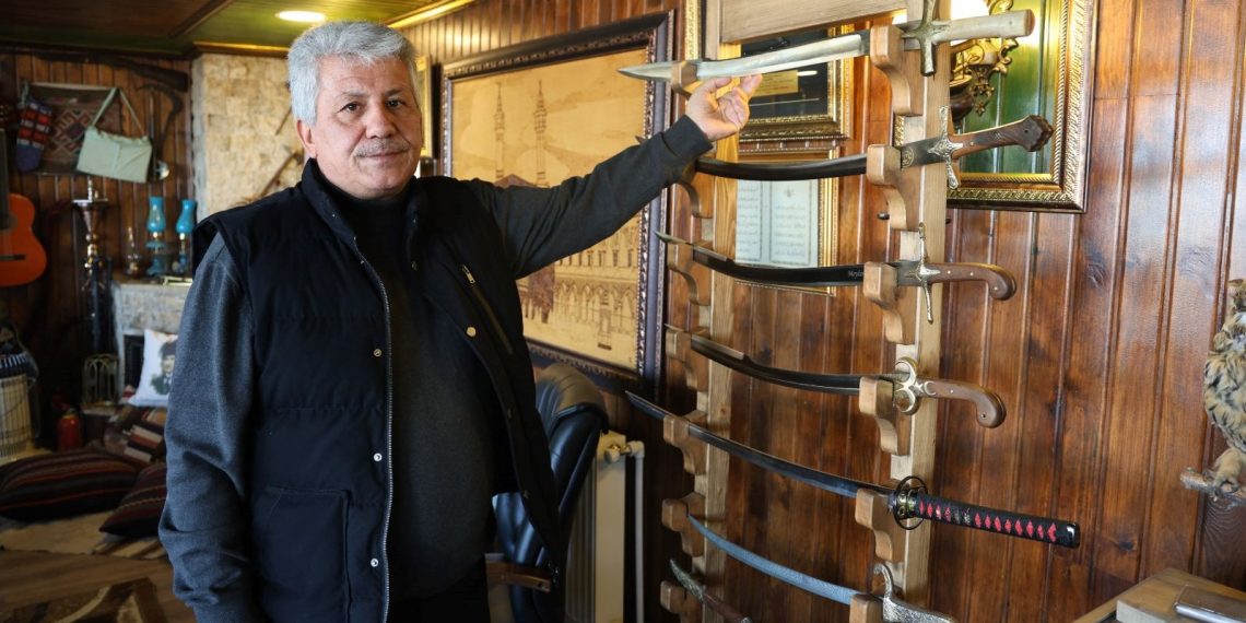 İş yerini müzeye çevirdi