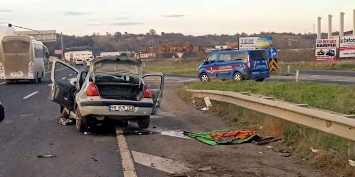 Işık ihlali yapan kamyon, arabaya çarptı: 1 meyyit, 2 yaralı