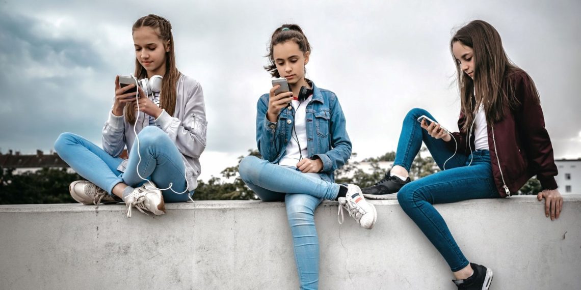 İspanya’da 16 yaş altına cep telefonu yasağı gündemde