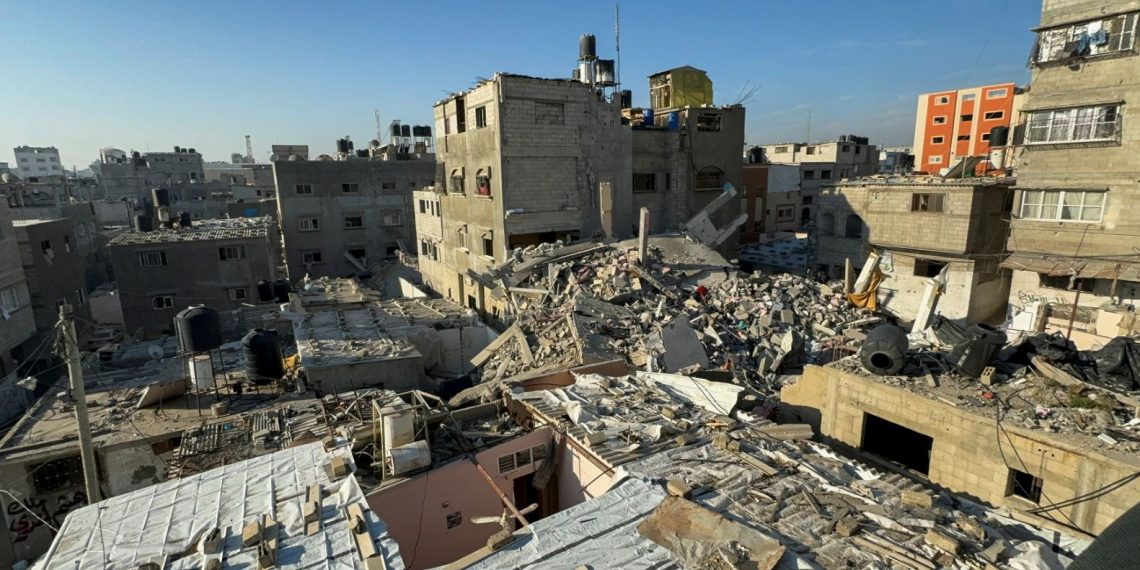 İsrail 60 kişinin yaşadığı binayı vurdu: Çok sayıda meyyit ve yaralı var