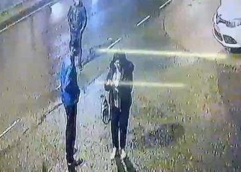 İstanbul’da otobüs durağında bekleyen bayana silahlı akın