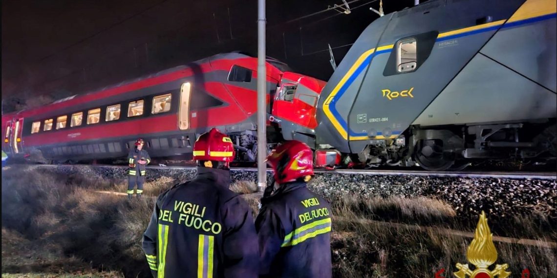 İtalya’da iki tren çarpıştı: 17 kişi yaralandı
