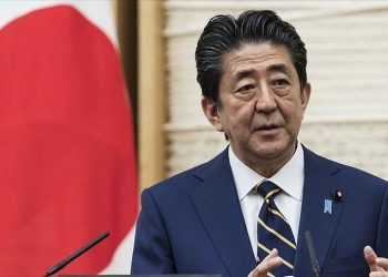 Japonya Başbakanı, Abe Şinzo kümesine mensup bakanları misyondan alacak