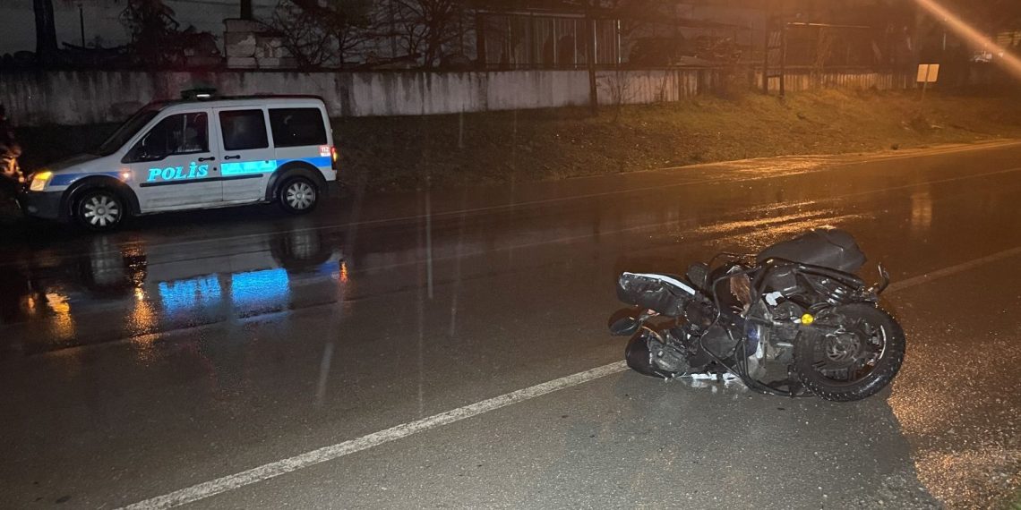 Karabük’te minibüsle çarpışan motosikletli kurye öldü