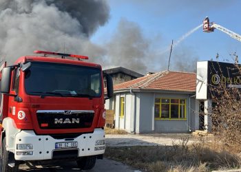 Kayseri’de mobilya fabrikasında yangın