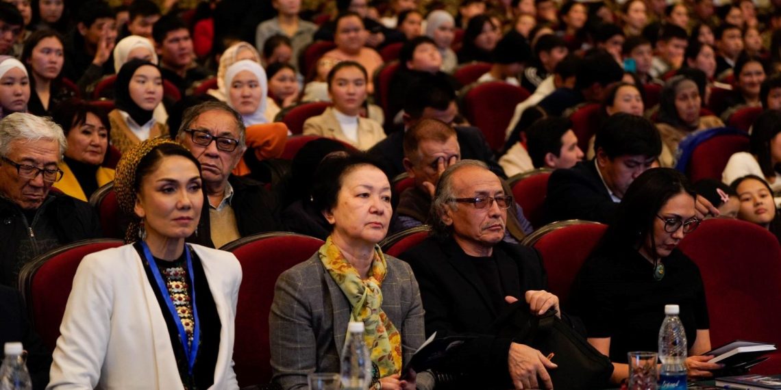 Kırgızistan’da Aytmatov ve Tiyatro temasıyla 6. Milletlerarası Tiyatro Şenliği başladı