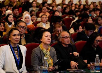 Kırgızistan’da Aytmatov ve Tiyatro temasıyla 6. Milletlerarası Tiyatro Şenliği başladı