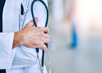 Kırklareli’nde “görevi berbata kullandığı” argümanıyla gözaltına alınan tabip tutuklandı