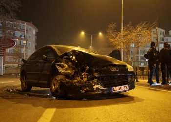 Konya’da kaza yapan araba çalıntı çıktı