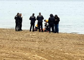 Kumluk kıyısında erkek cesedi bulundu