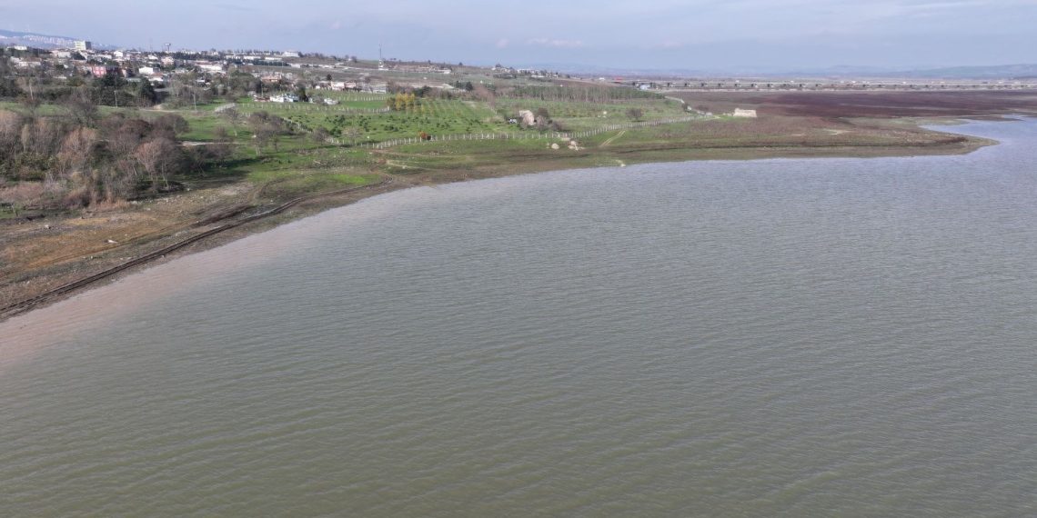 Kurumaya yüz tutan Büyükçekmece Gölü suyla dolmaya başladı