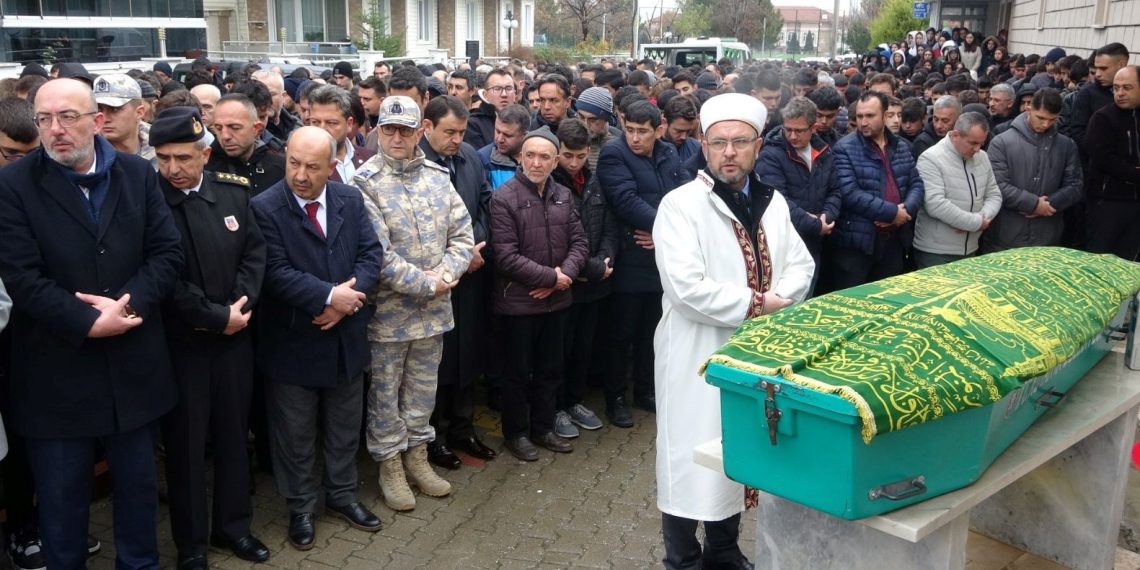 Kütahya’da hayatını kaybeden lise müdürü son seyahatine uğurlandı