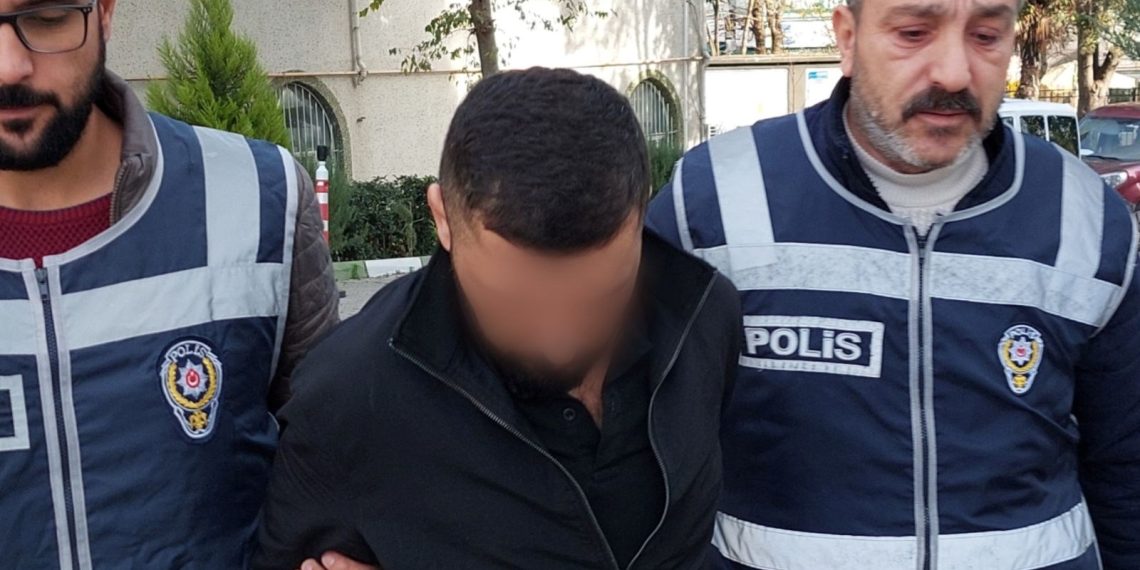 Kuyumcudan 600 bin TL’lik altın çalıp kaçan şahsa mesken mahpusu